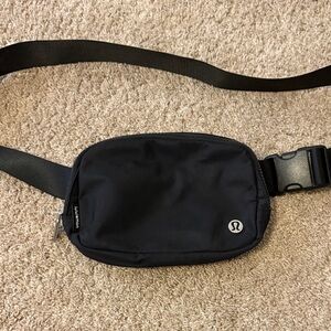lululemon belt bag